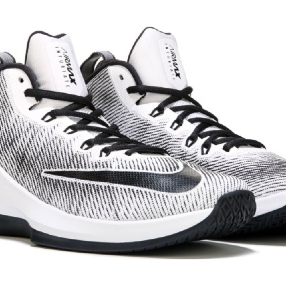 Nike Airmax Infuriate 2 Basketball shoe